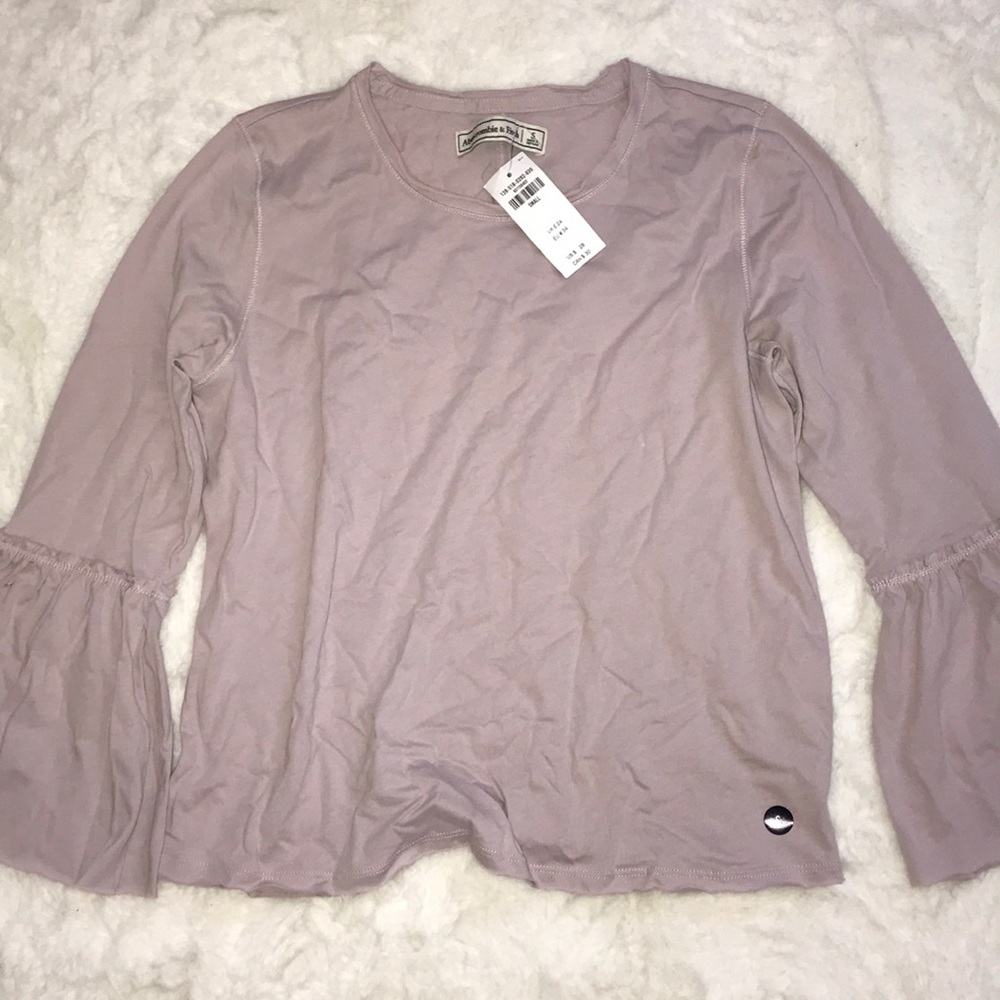 Plain light long sleeve shirt